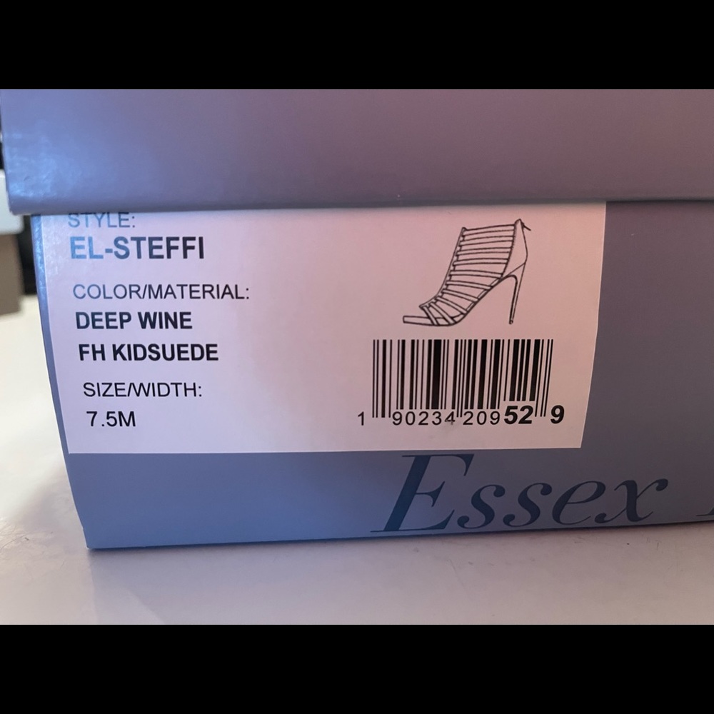 Heels - Picture 3 of 4